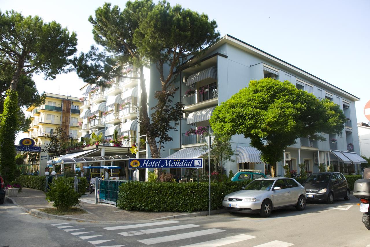 Mondial Hotel Червия Екстериор снимка