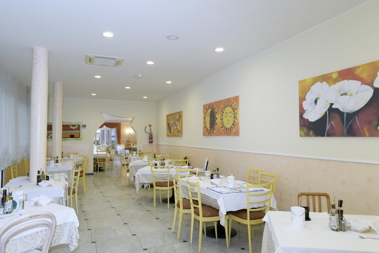 Mondial Hotel Червия Екстериор снимка